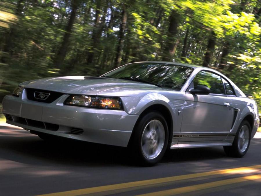  Ford Mustang GT Coupe 1998 года  (фото 7 из 14)